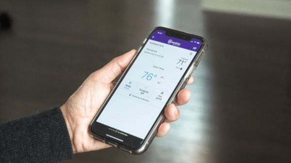 Cell phone with Guardian Protection app open