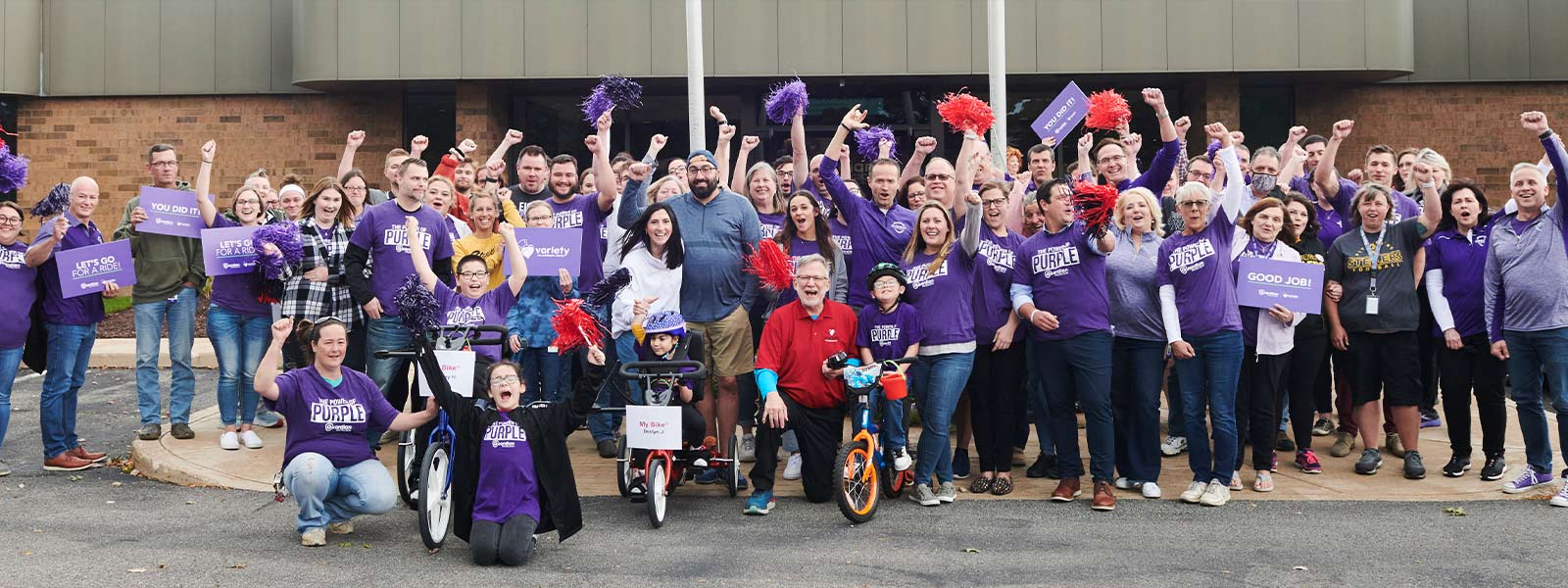 Guardian Protection employees in group photo in front of company headquarters